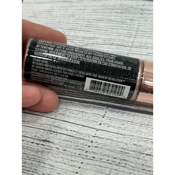 New Makeup Revolution Bronze Gold Coverage Full Liquid Highlighter 0.61 fl oz - Picture 5 of 7